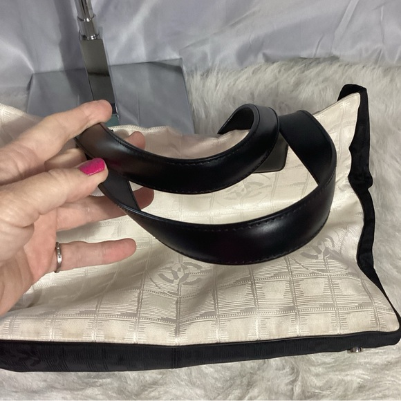 RARE Colorblockock CHANEL CC 10469355 Travel Line Nylon/ Leather Tote Bag - Picture 13 of 14